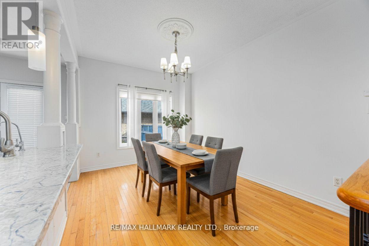 17 Oceanview Street, Richmond Hill, Ontario  L4S 2J9 - Photo 7 - N12582400