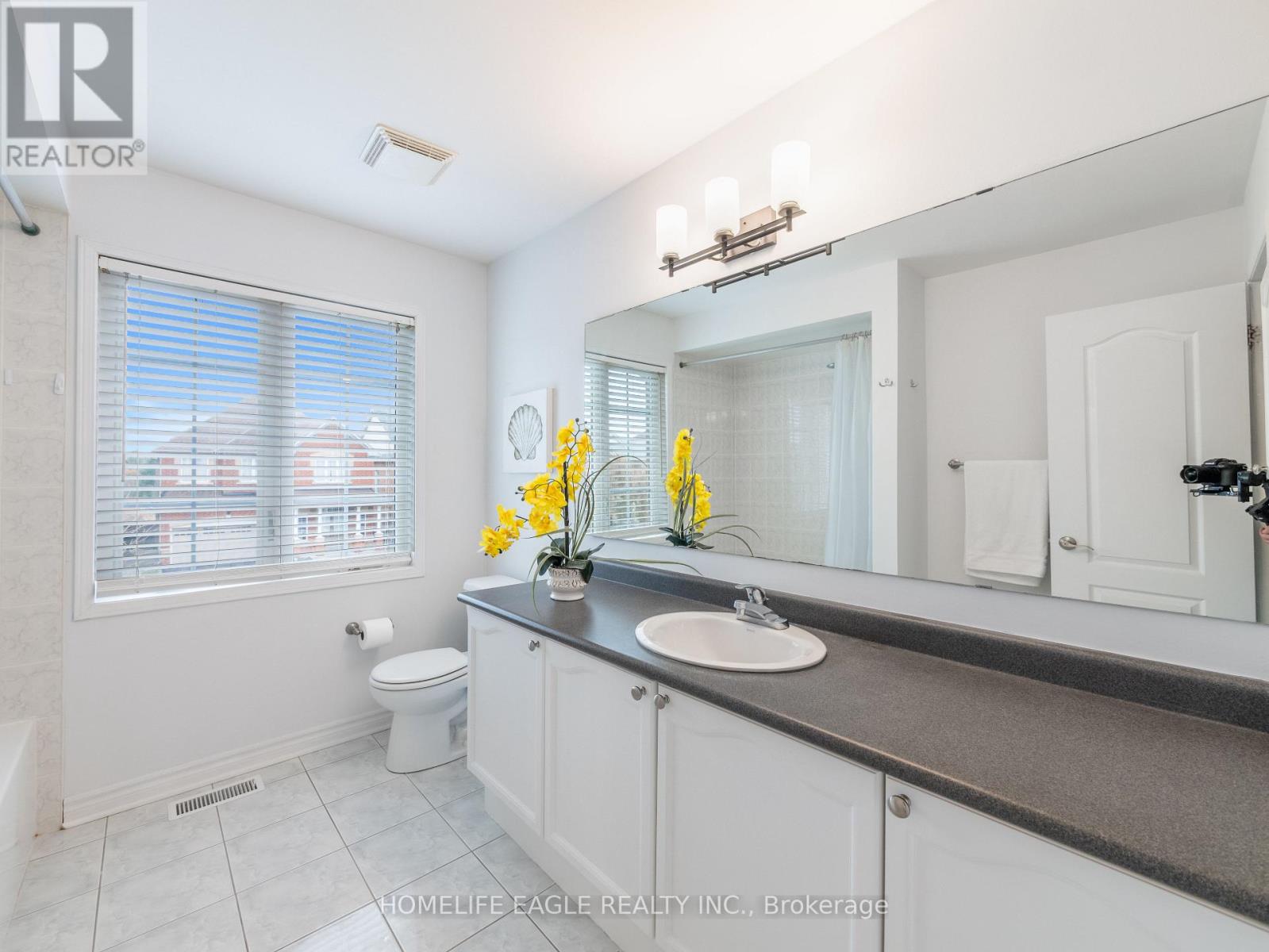 90 Barnwood Drive, Richmond Hill, Ontario  L4E 5A2 - Photo 30 - N12582408