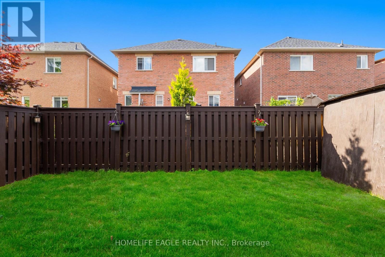 90 Barnwood Drive, Richmond Hill, Ontario  L4E 5A2 - Photo 37 - N12582408