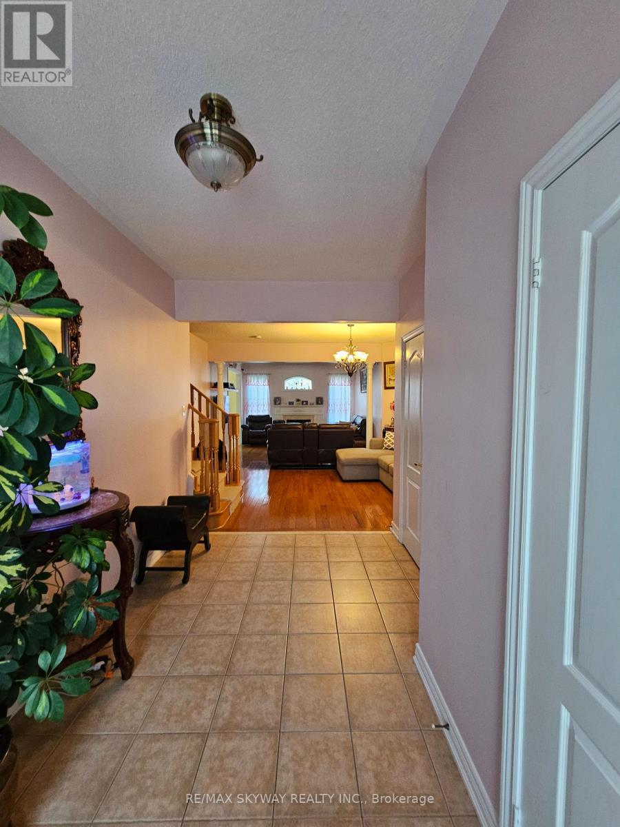 34 Terrance Drive, Markham, Ontario  L6B 0M2 - Photo 17 - N12582516