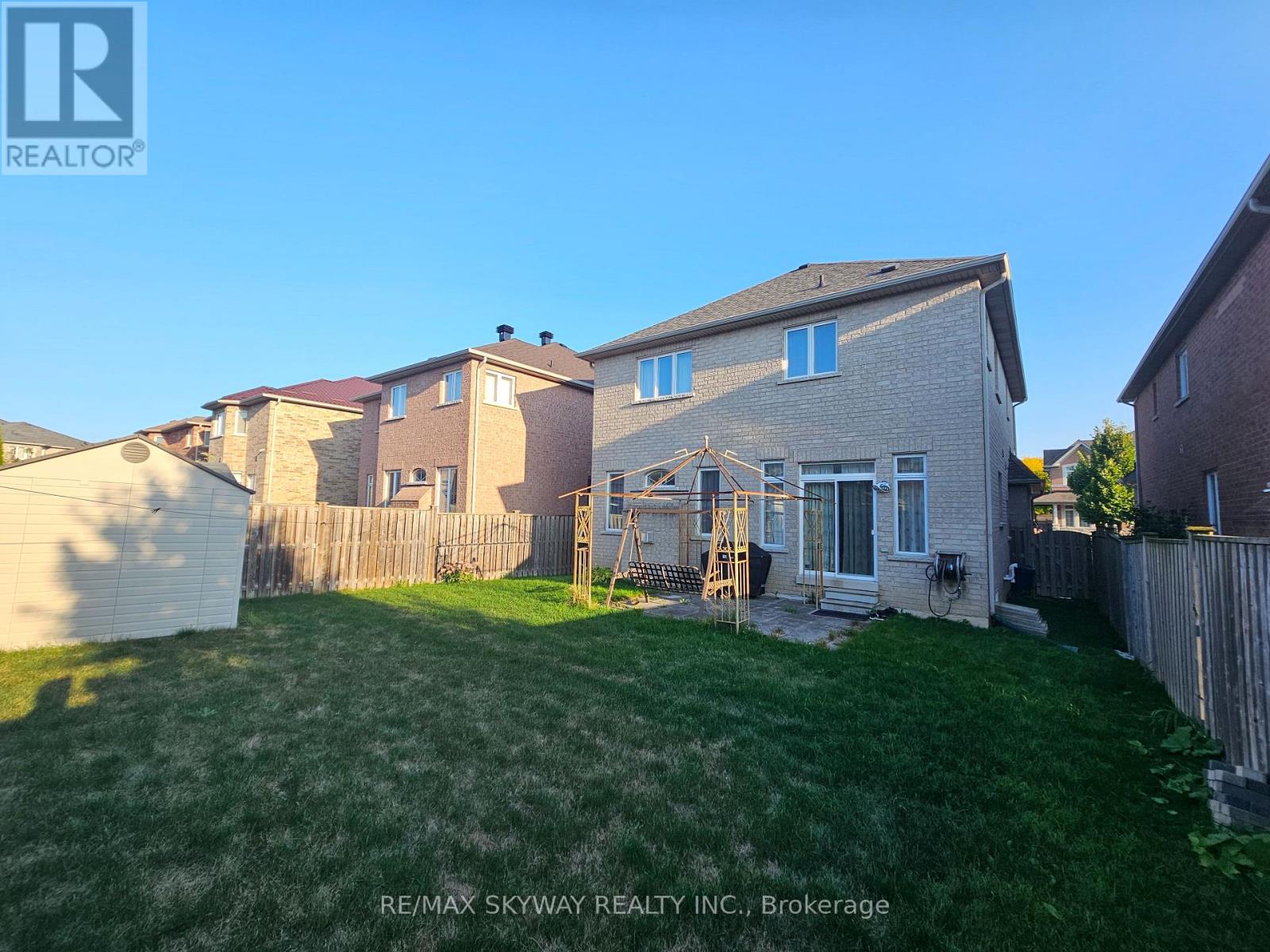 34 Terrance Drive, Markham, Ontario  L6B 0M2 - Photo 7 - N12582516