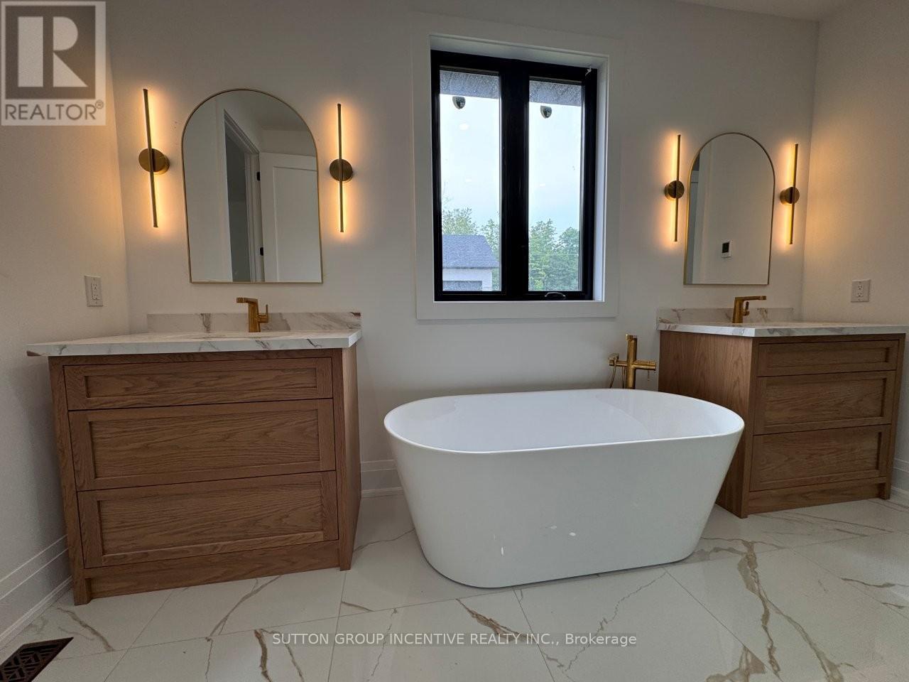 5 Jean Miller Court, Springwater, Ontario  L9X 2B1 - Photo 12 - S12582404