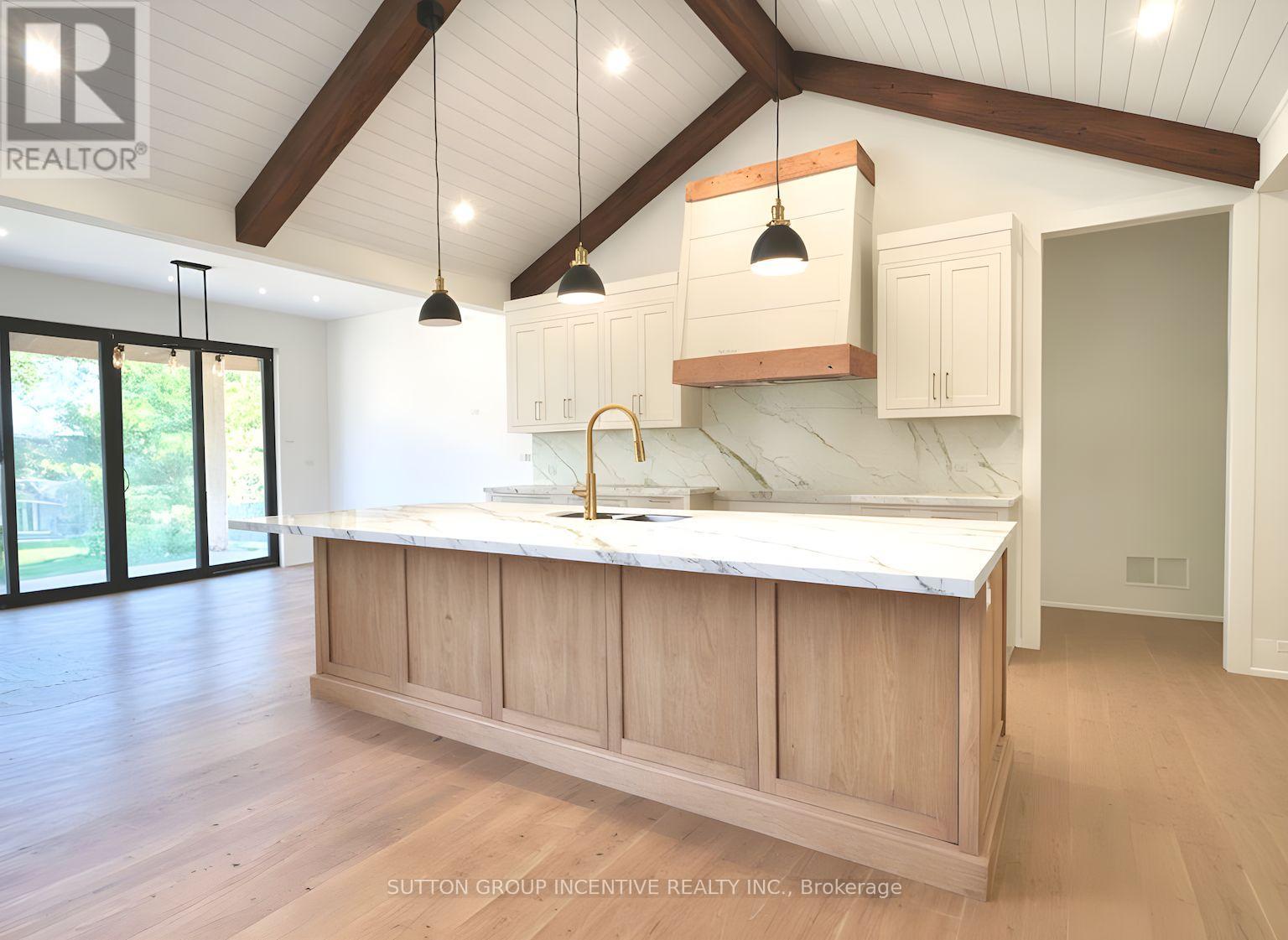 5 Jean Miller Court, Springwater, Ontario  L9X 2B1 - Photo 7 - S12582404