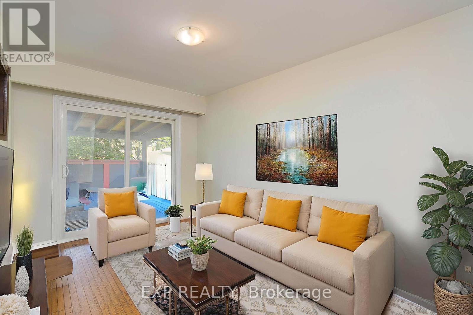 2 Roslyn Road, Barrie (Wellington), Ontario  L4M 2X6 - Photo 19 - S12582414