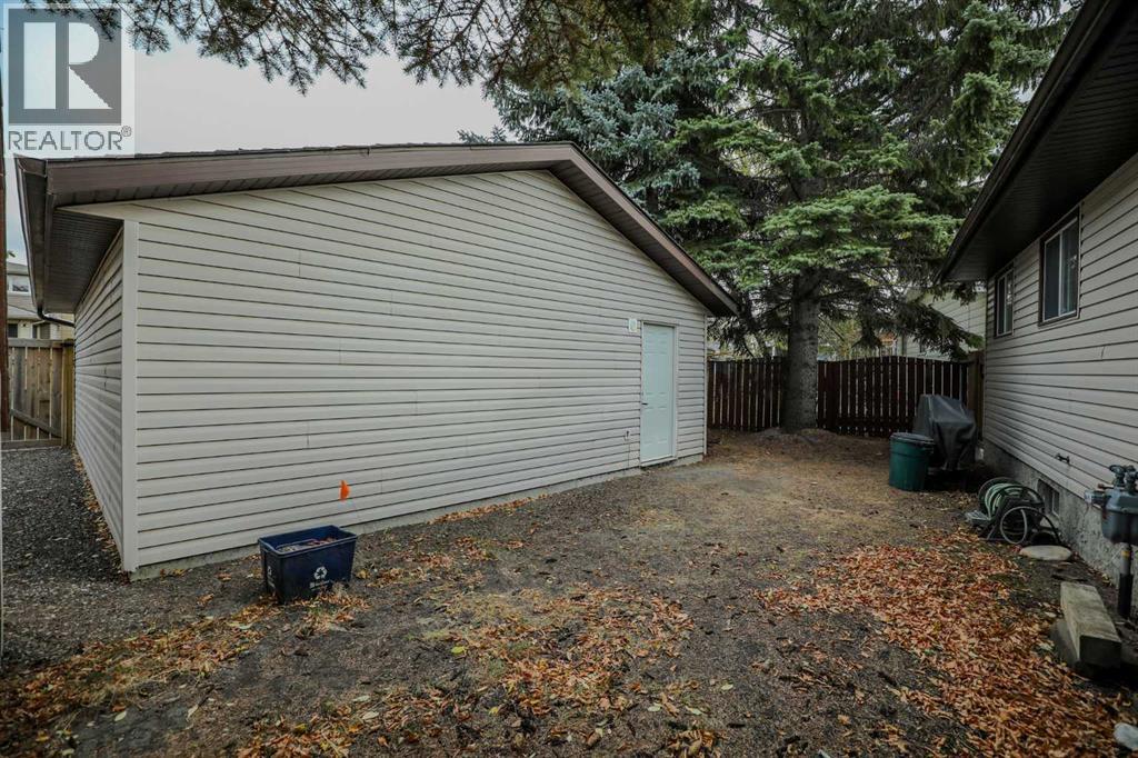 143 Barrett Drive, Red Deer, Alberta  T4R 1H3 - Photo 17 - A2267531