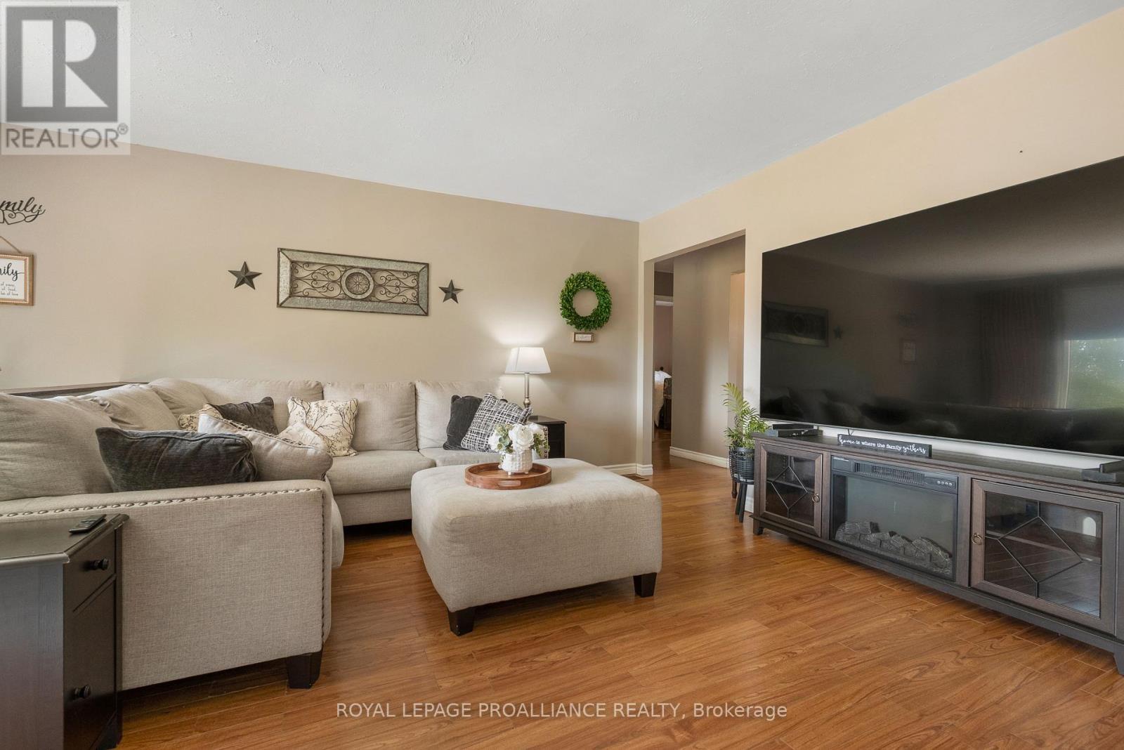 16395 Highway 2 Highway, Quinte West, Ontario  K8V 5P7 - Photo 11 - X12582554