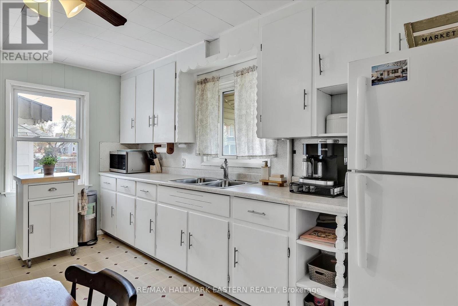 706 Monaghan Road, Peterborough, Ontario K9J 5J8 - Photo 10 - X12582614