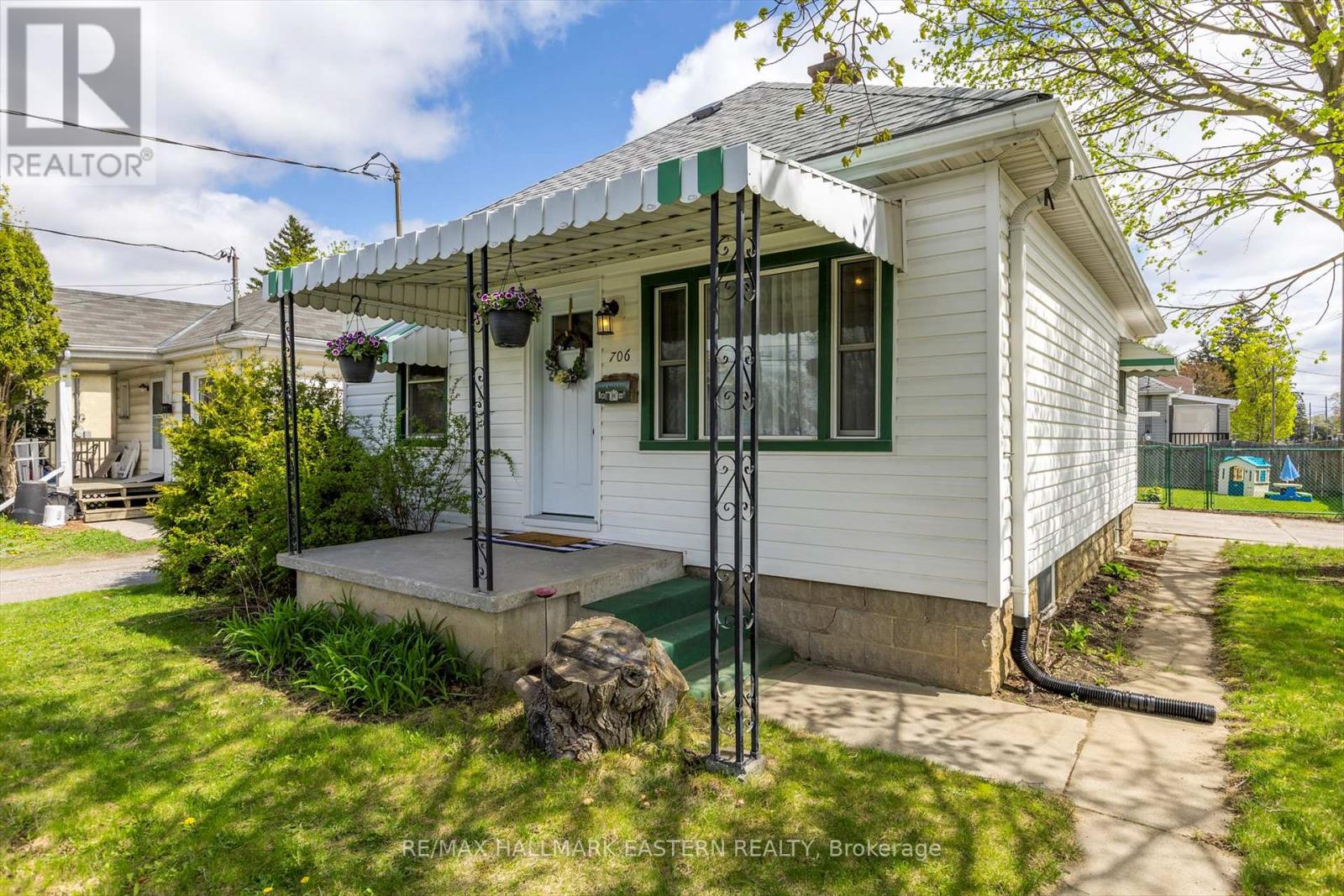 706 Monaghan Road, Peterborough, Ontario K9J 5J8 - Photo 2 - X12582614