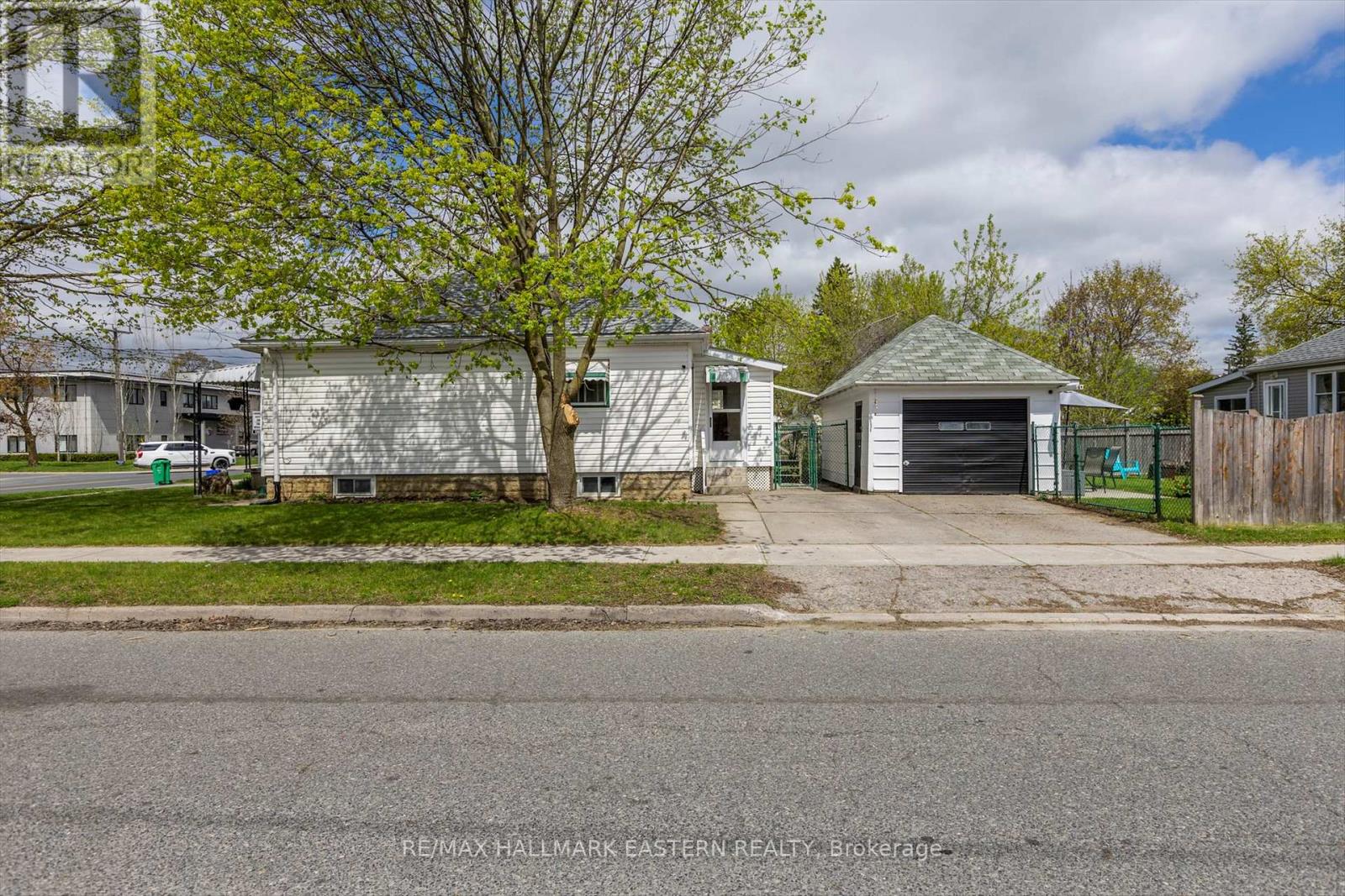 706 Monaghan Road, Peterborough, Ontario K9J 5J8 - Photo 36 - X12582614