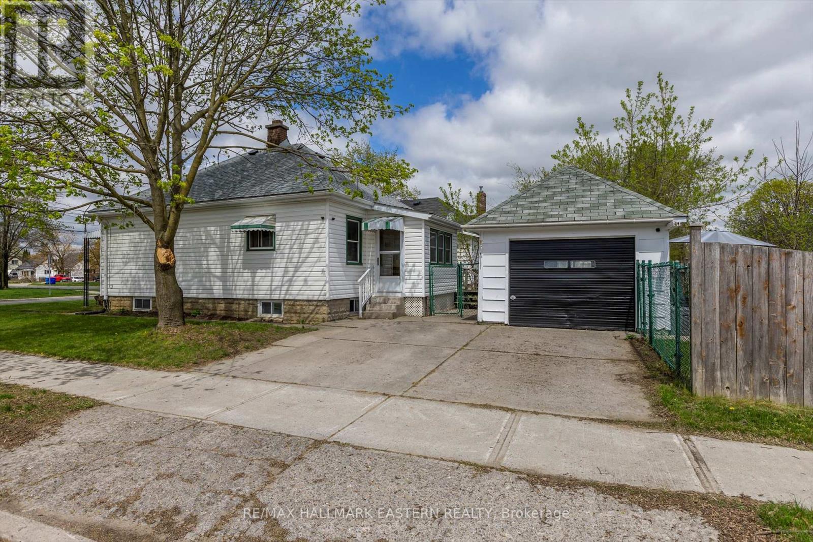 706 Monaghan Road, Peterborough, Ontario K9J 5J8 - Photo 37 - X12582614