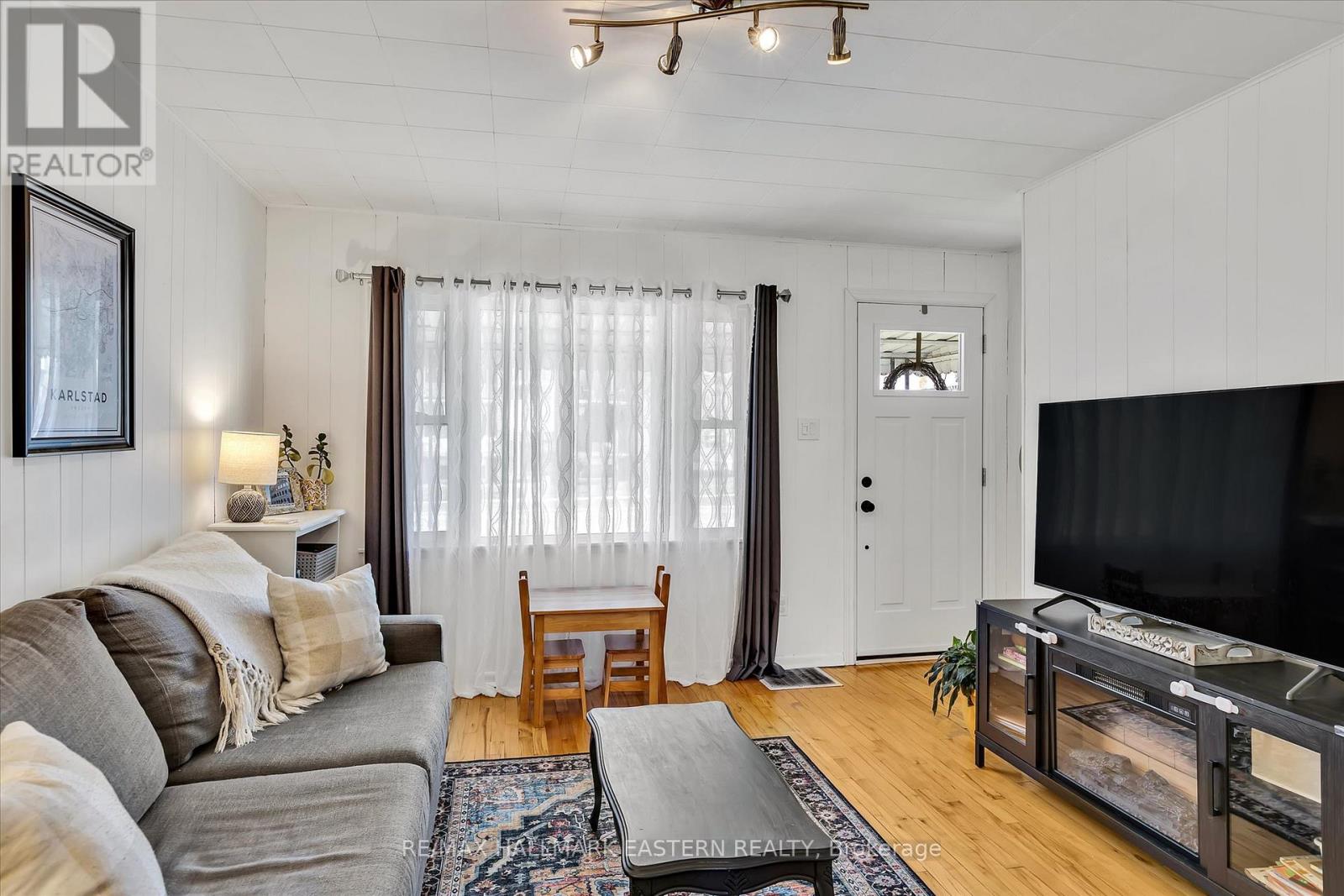 706 Monaghan Road, Peterborough, Ontario K9J 5J8 - Photo 4 - X12582614