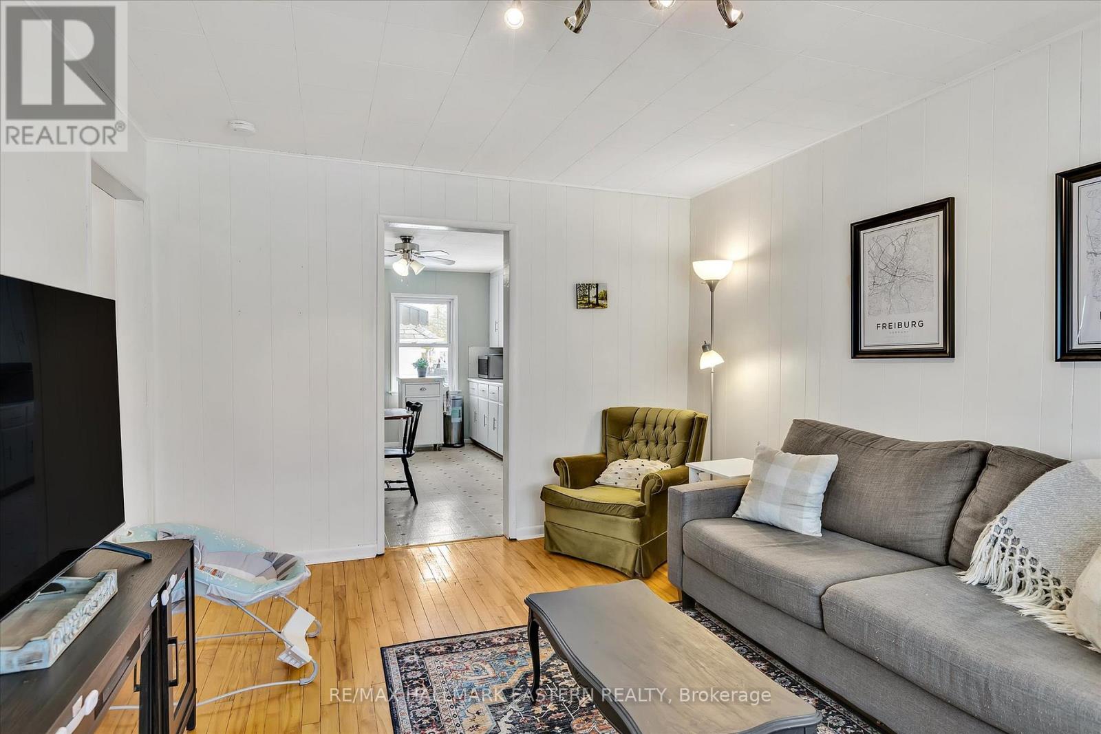 706 Monaghan Road, Peterborough, Ontario K9J 5J8 - Photo 8 - X12582614