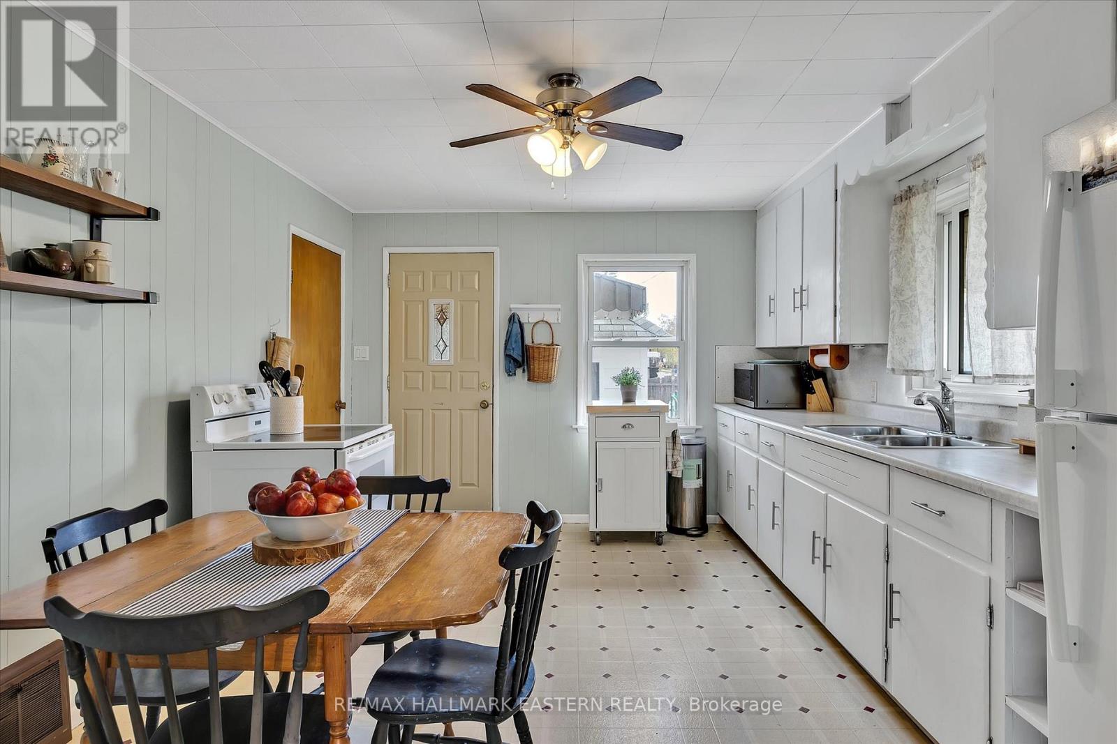 706 Monaghan Road, Peterborough, Ontario K9J 5J8 - Photo 9 - X12582614