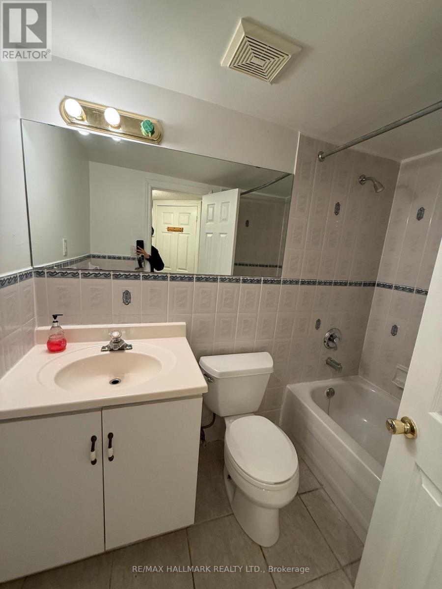 Bsmt - 5923 Sidmouth Street, Mississauga, Ontario  L5V 2Z3 - Photo 10 - W12582336