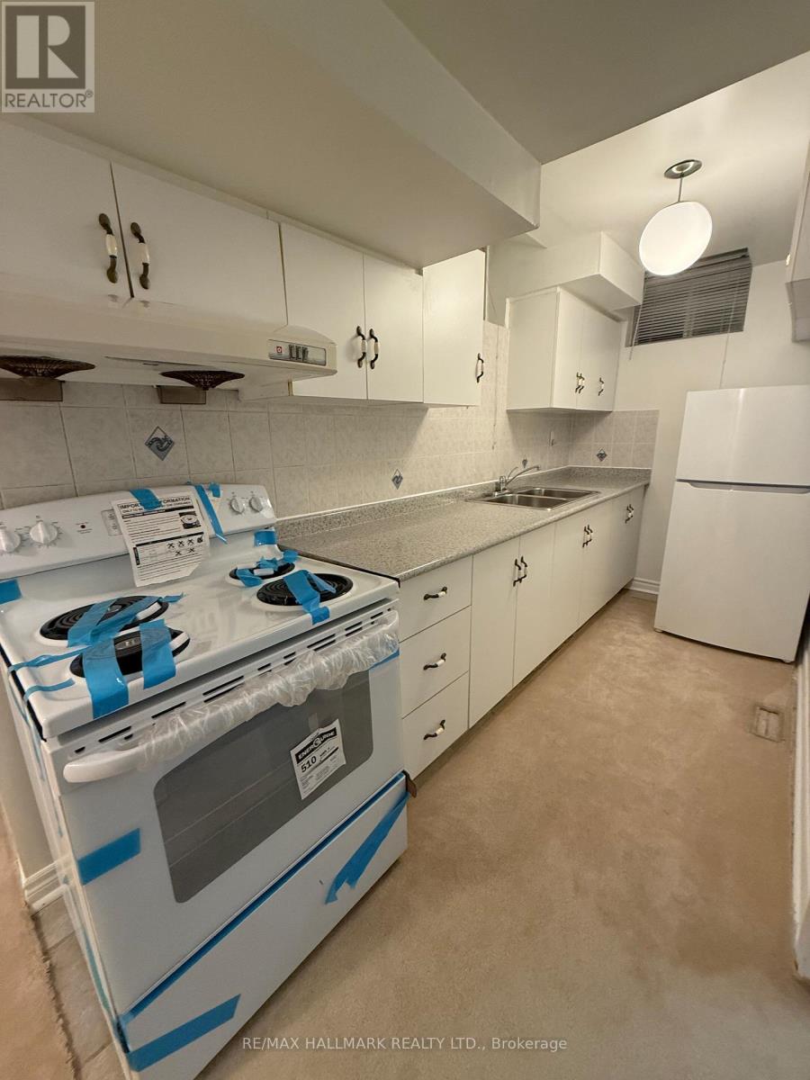 Bsmt - 5923 Sidmouth Street, Mississauga, Ontario  L5V 2Z3 - Photo 8 - W12582336