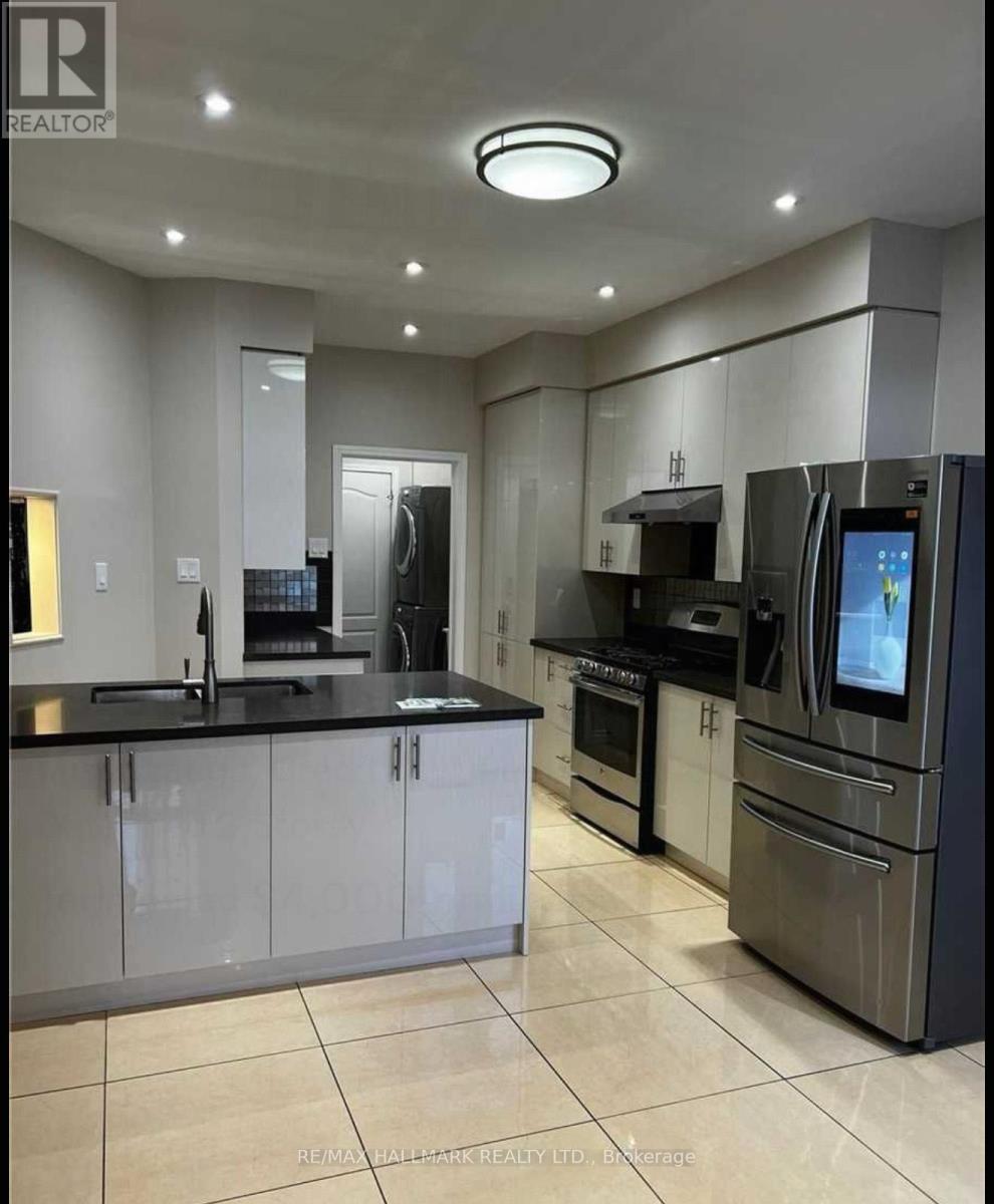 Main Level - 5923 Sidmouth Street, Mississauga, Ontario  L5V 2Z3 - Photo 10 - W12582380