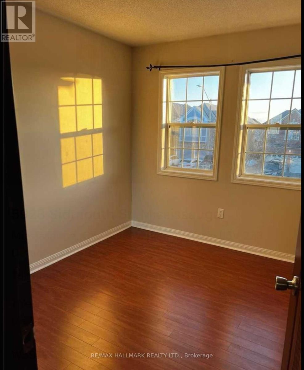 Main Level - 5923 Sidmouth Street, Mississauga, Ontario  L5V 2Z3 - Photo 14 - W12582380