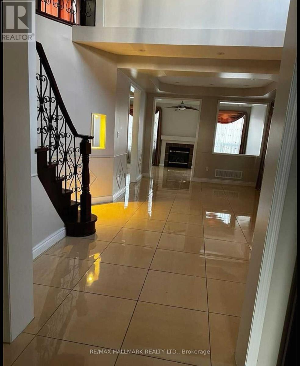 Main Level - 5923 Sidmouth Street, Mississauga, Ontario  L5V 2Z3 - Photo 5 - W12582380