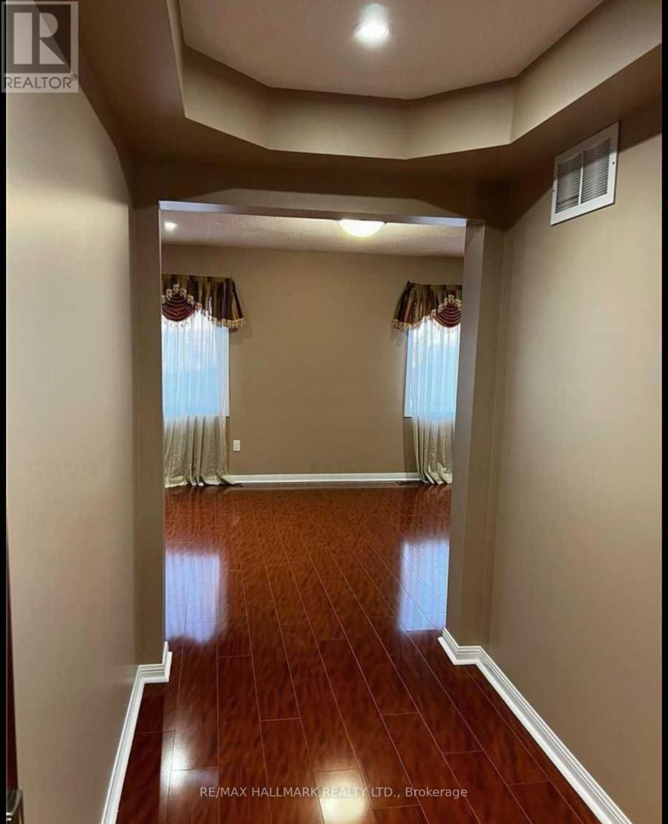 Main Level - 5923 Sidmouth Street, Mississauga, Ontario  L5V 2Z3 - Photo 6 - W12582380