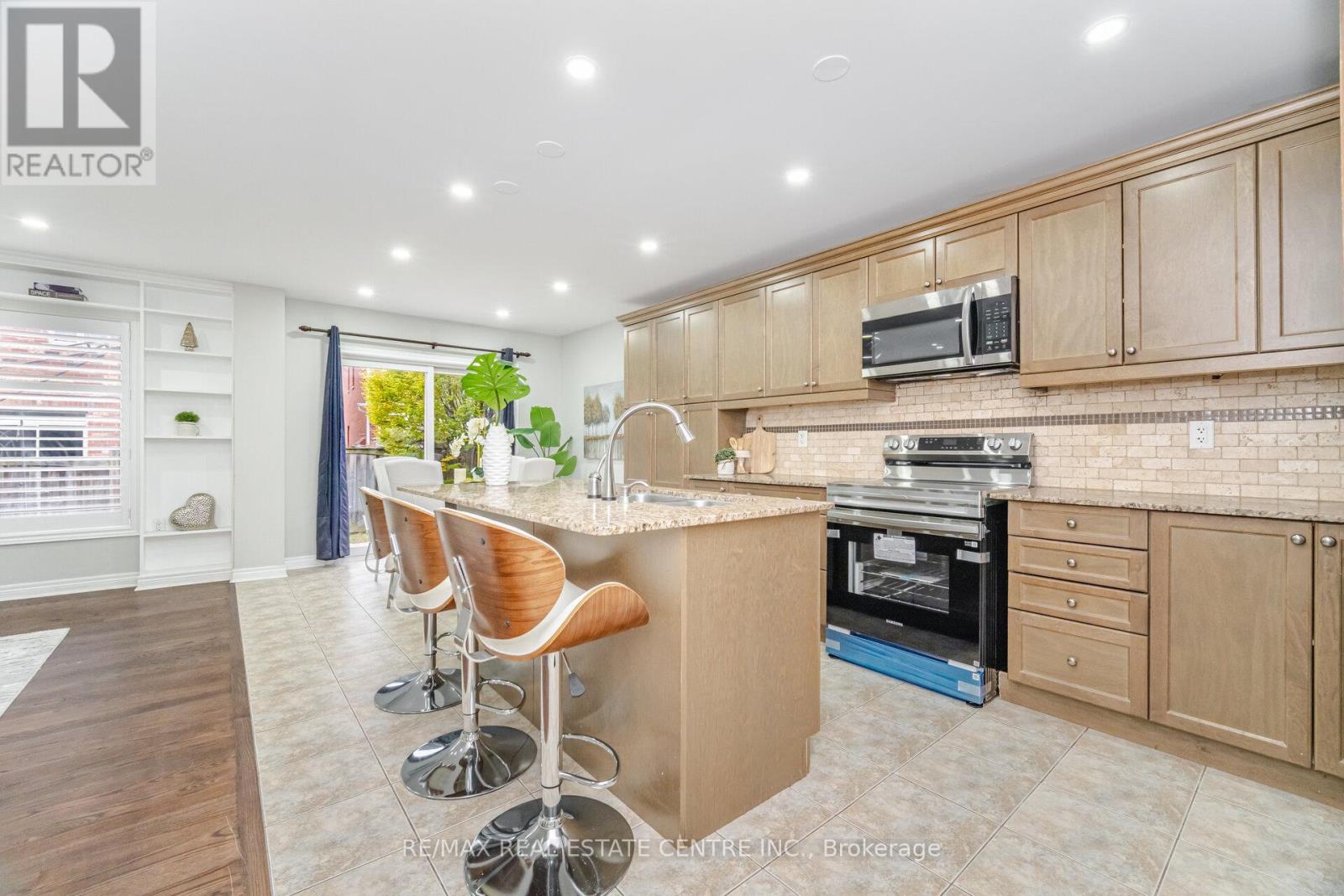 Upper - 236 Giddings Crescent, Milton, Ontario  L9T 7A7 - Photo 13 - W12582418