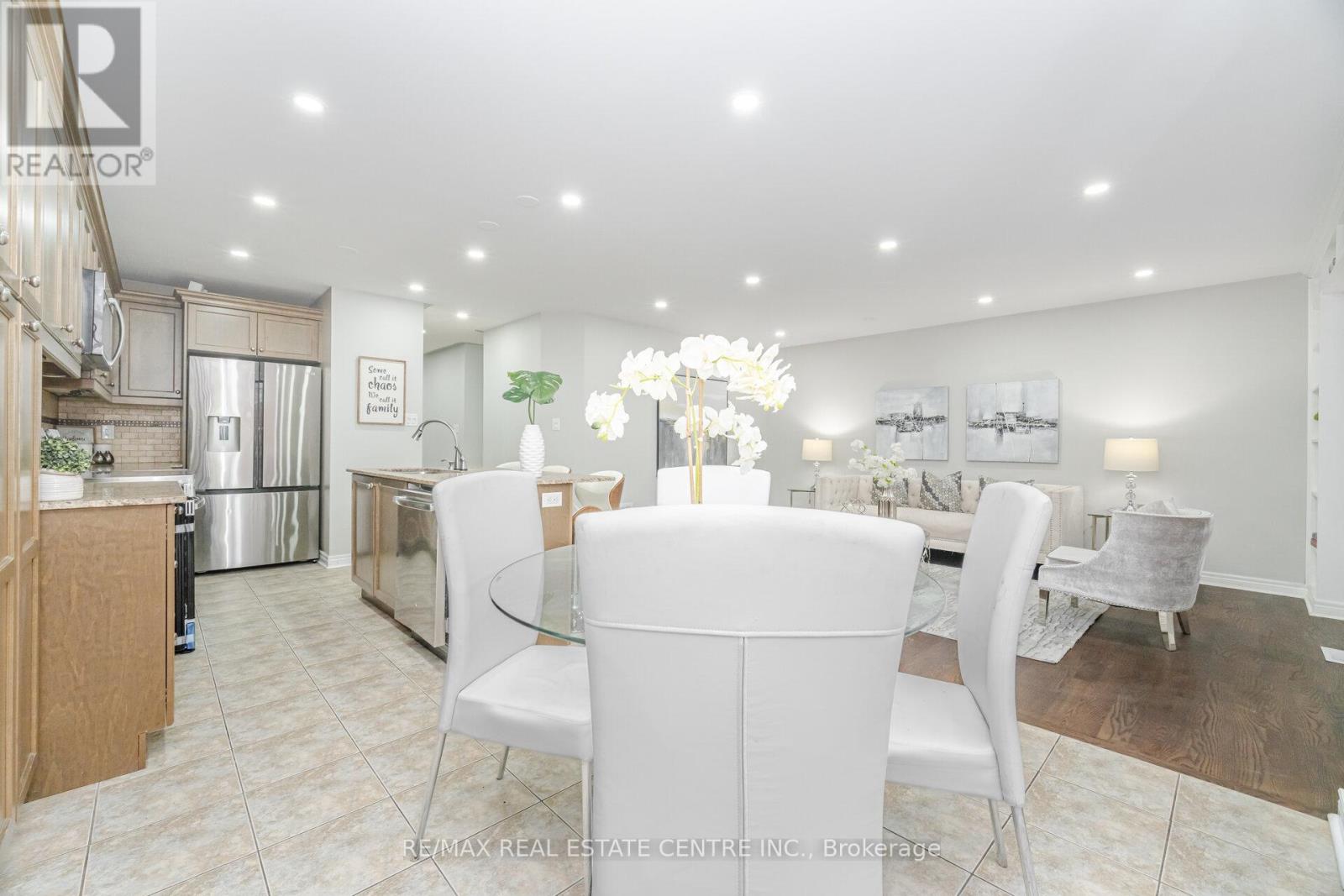 Upper - 236 Giddings Crescent, Milton, Ontario  L9T 7A7 - Photo 16 - W12582418