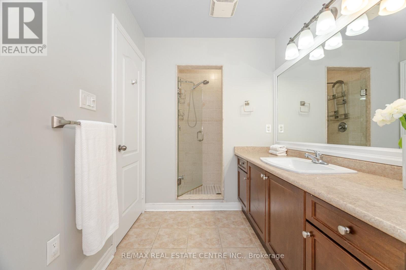 Upper - 236 Giddings Crescent, Milton, Ontario  L9T 7A7 - Photo 31 - W12582418