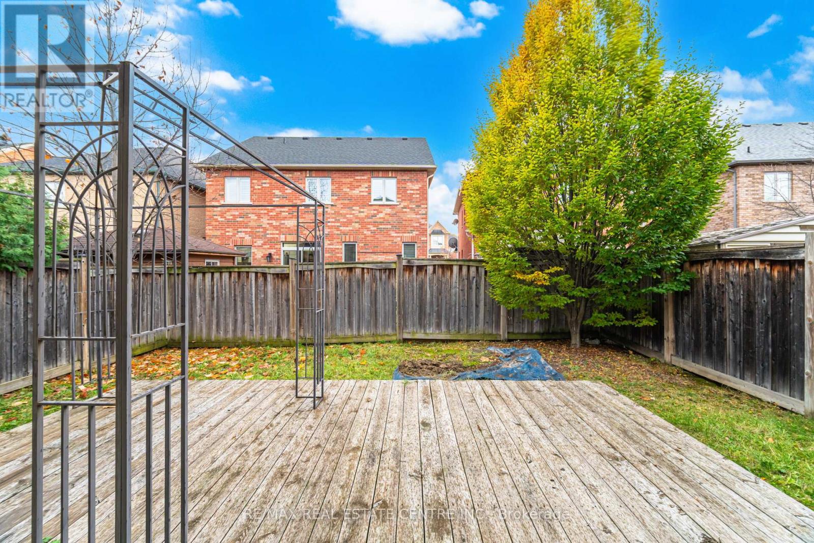 Upper - 236 Giddings Crescent, Milton, Ontario  L9T 7A7 - Photo 44 - W12582418