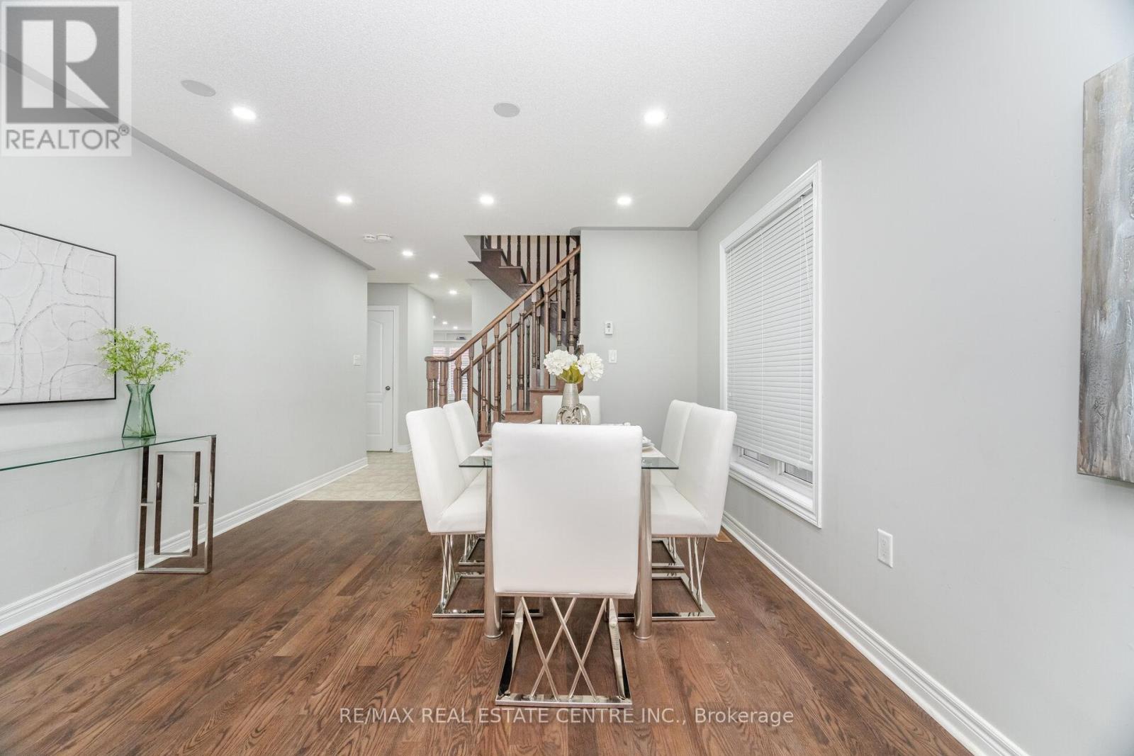 Upper - 236 Giddings Crescent, Milton, Ontario  L9T 7A7 - Photo 6 - W12582418