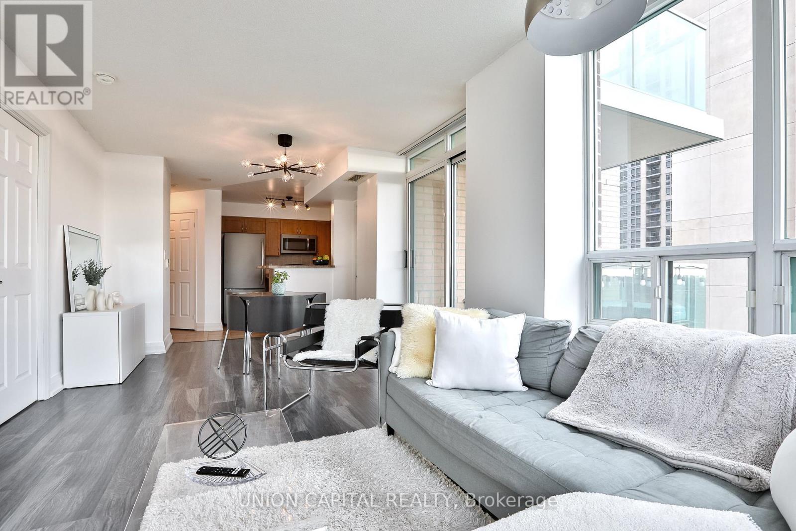 708 - 9 Michael Power Place, Toronto, Ontario  M9A 0A5 - Photo 10 - W12582444