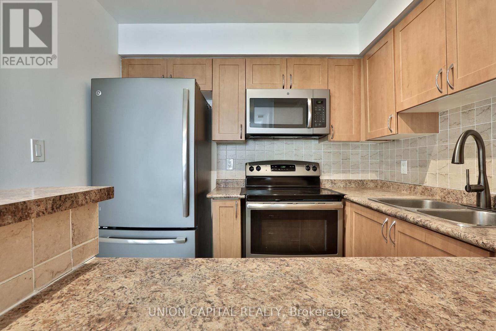 708 - 9 Michael Power Place, Toronto, Ontario  M9A 0A5 - Photo 15 - W12582444
