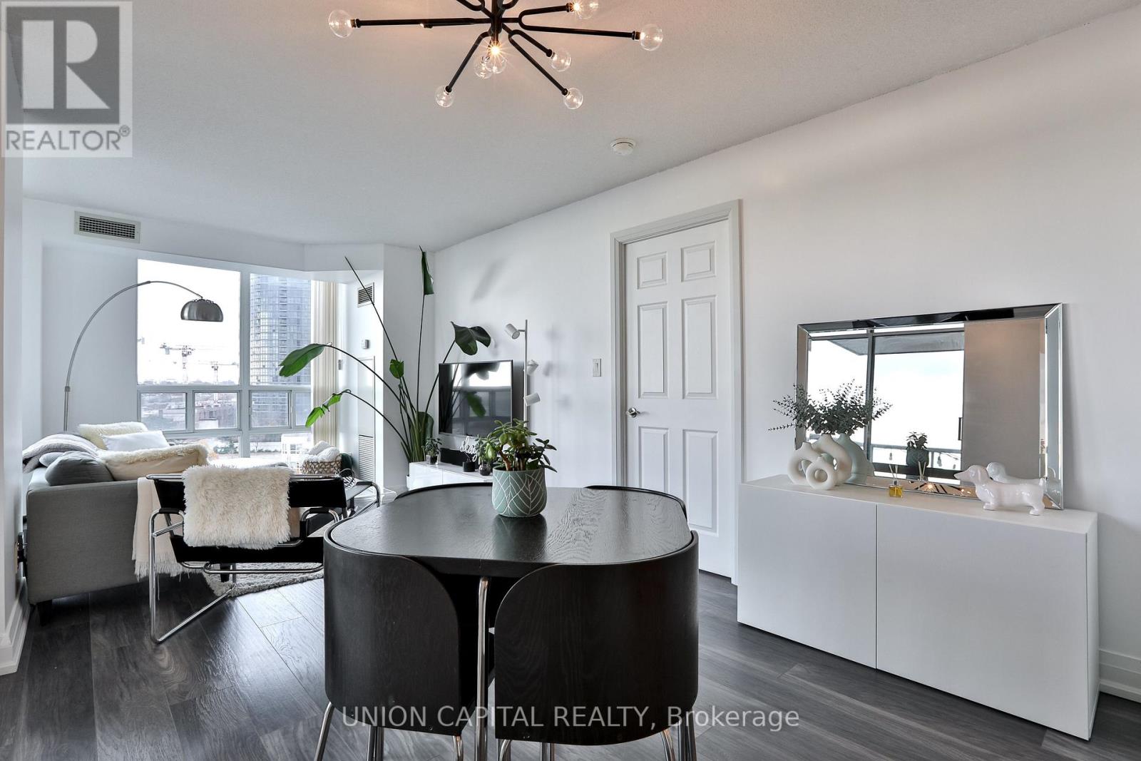 708 - 9 Michael Power Place, Toronto, Ontario  M9A 0A5 - Photo 6 - W12582444