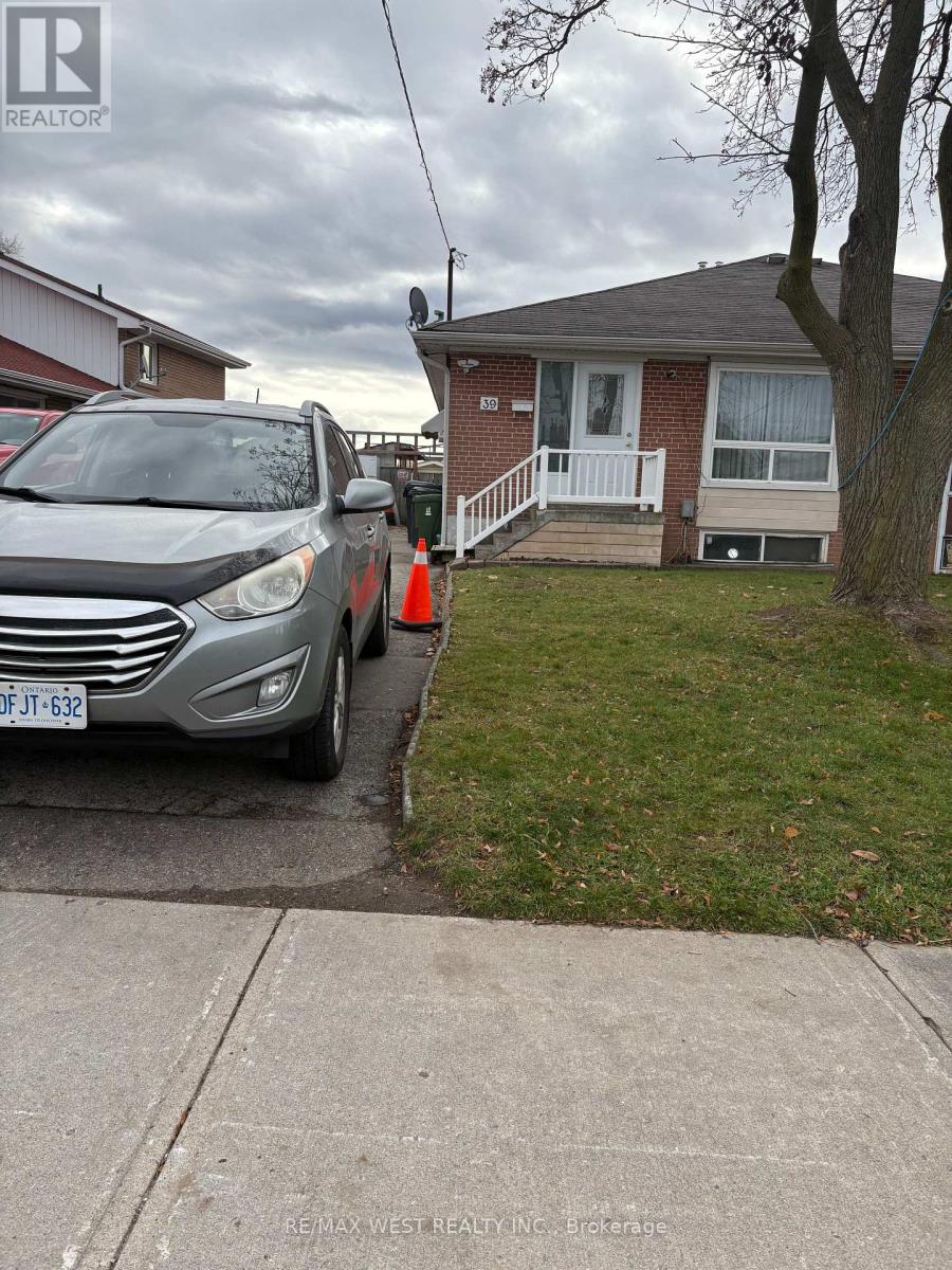 39 FRANSON CRESCENT, Toronto, Ontario