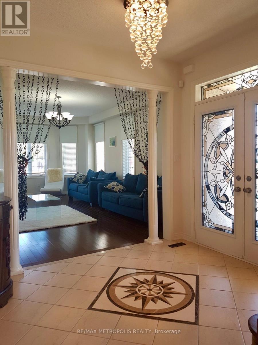 Main - 4 Kerrigan Drive, Brampton, Ontario  L6R 0S4 - Photo 4 - W12582460