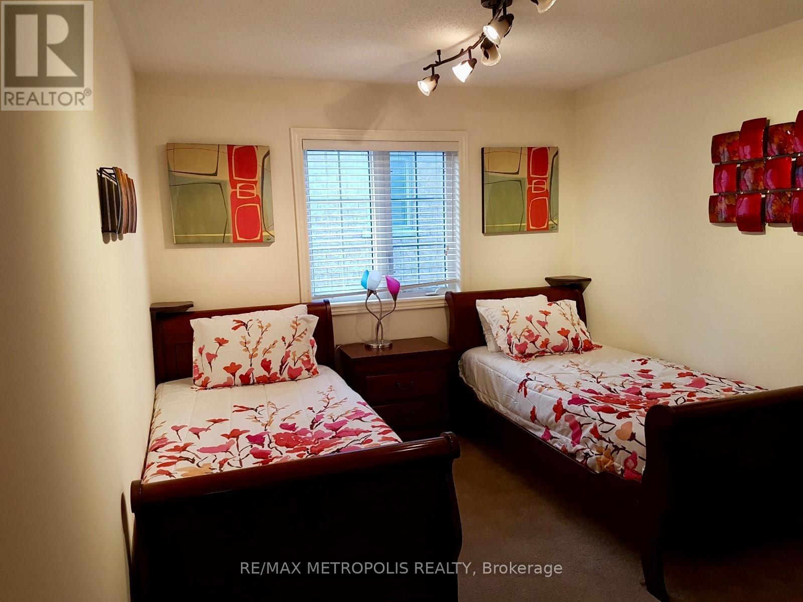 Main - 4 Kerrigan Drive, Brampton, Ontario  L6R 0S4 - Photo 9 - W12582460