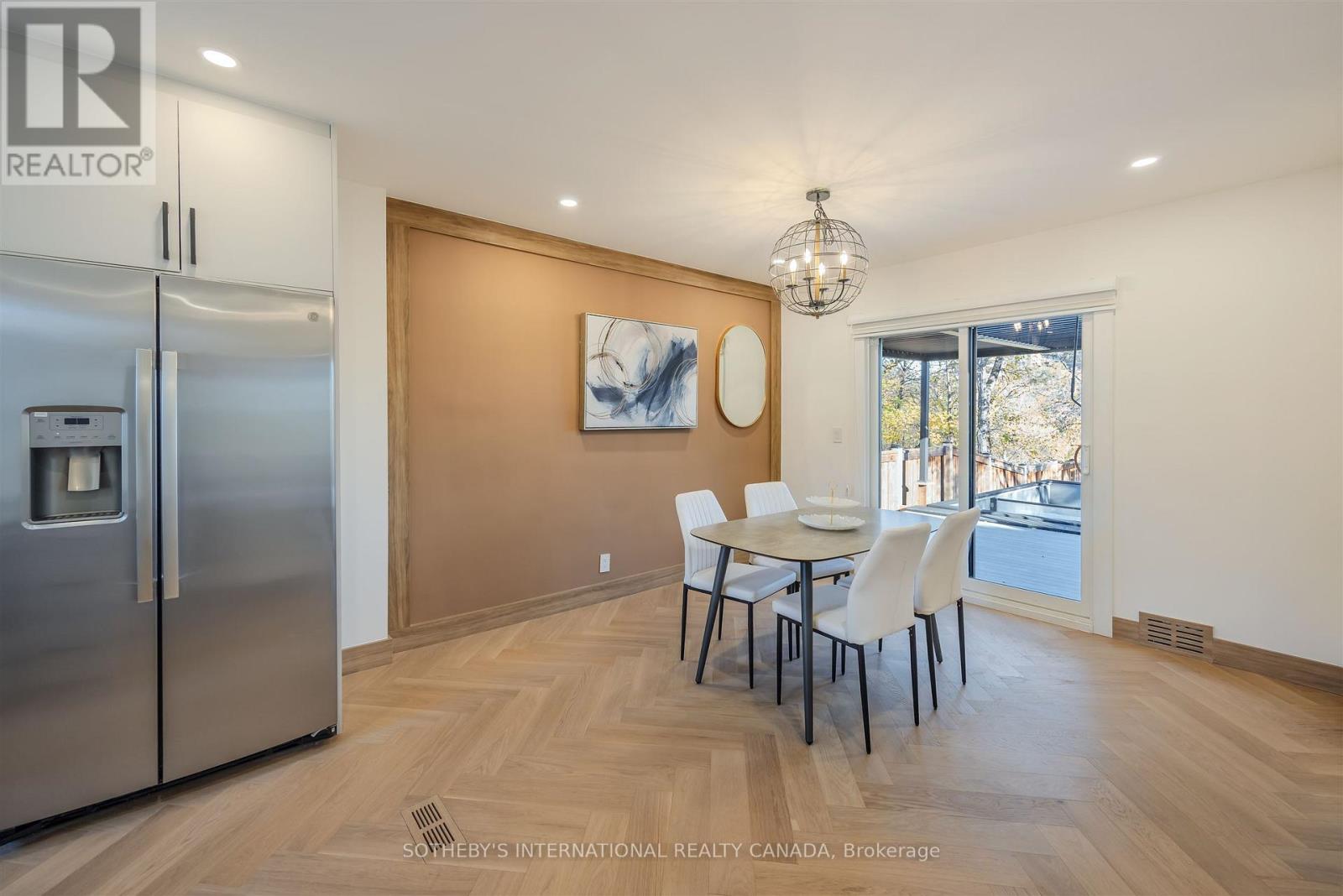 43 Riverview Heights, Toronto, Ontario M9P 2N3 - Photo 12 - W12582474