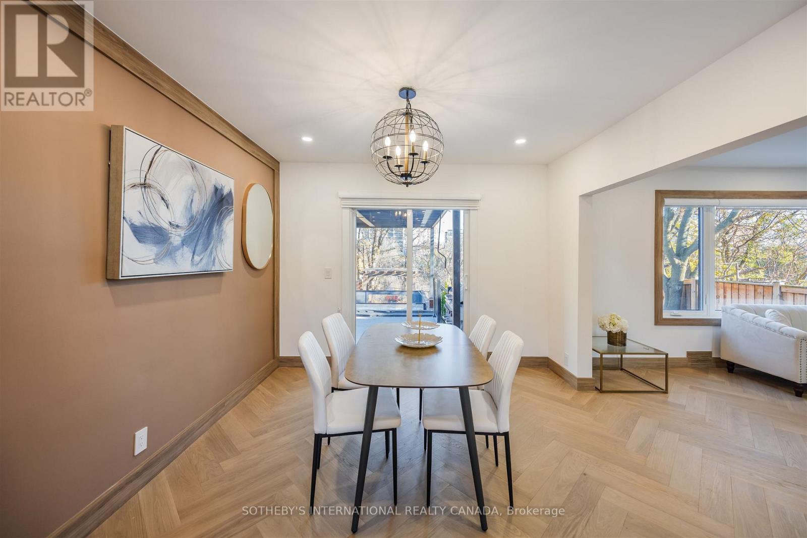 43 Riverview Heights, Toronto, Ontario M9P 2N3 - Photo 13 - W12582474