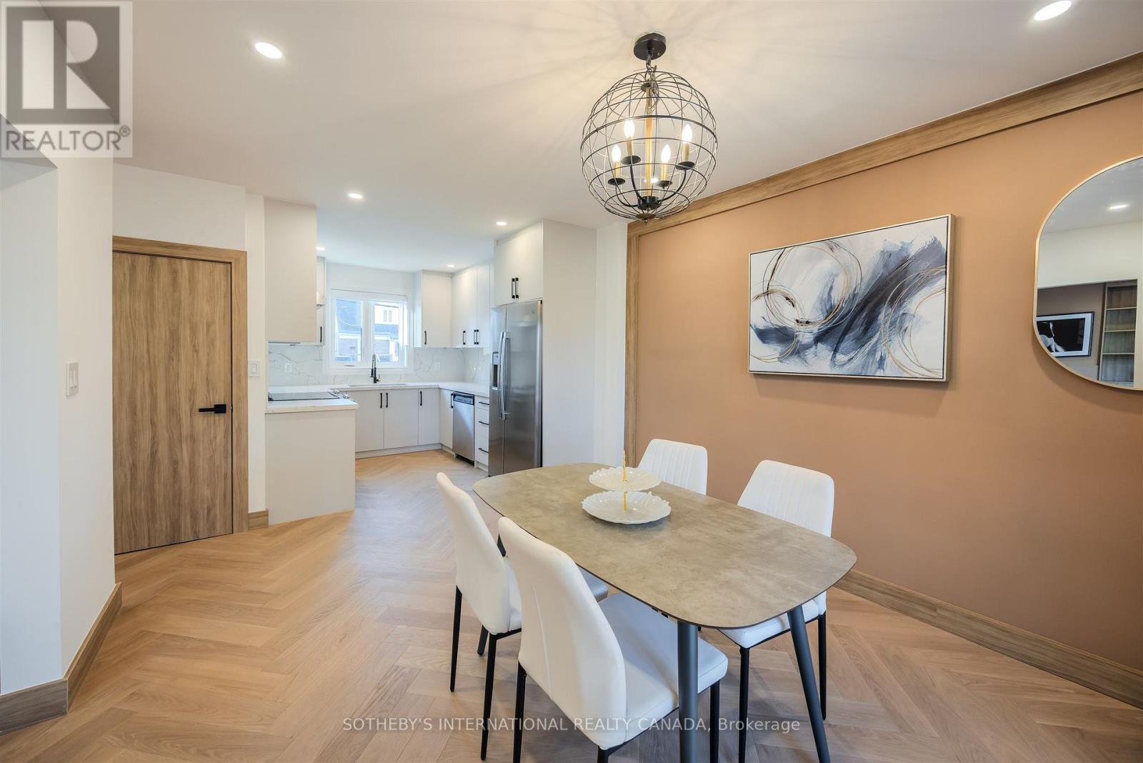 43 Riverview Heights, Toronto, Ontario M9P 2N3 - Photo 15 - W12582474