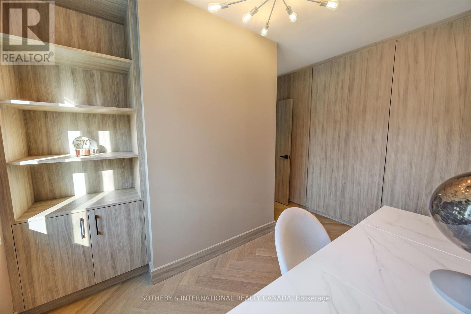 43 Riverview Heights, Toronto, Ontario M9P 2N3 - Photo 20 - W12582474