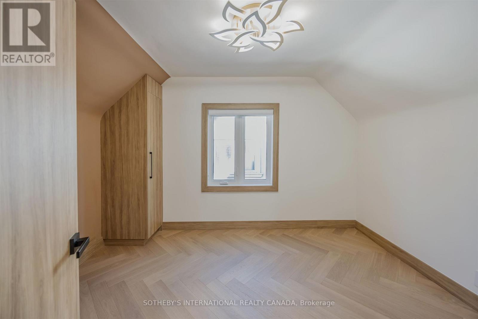 43 Riverview Heights, Toronto, Ontario M9P 2N3 - Photo 24 - W12582474