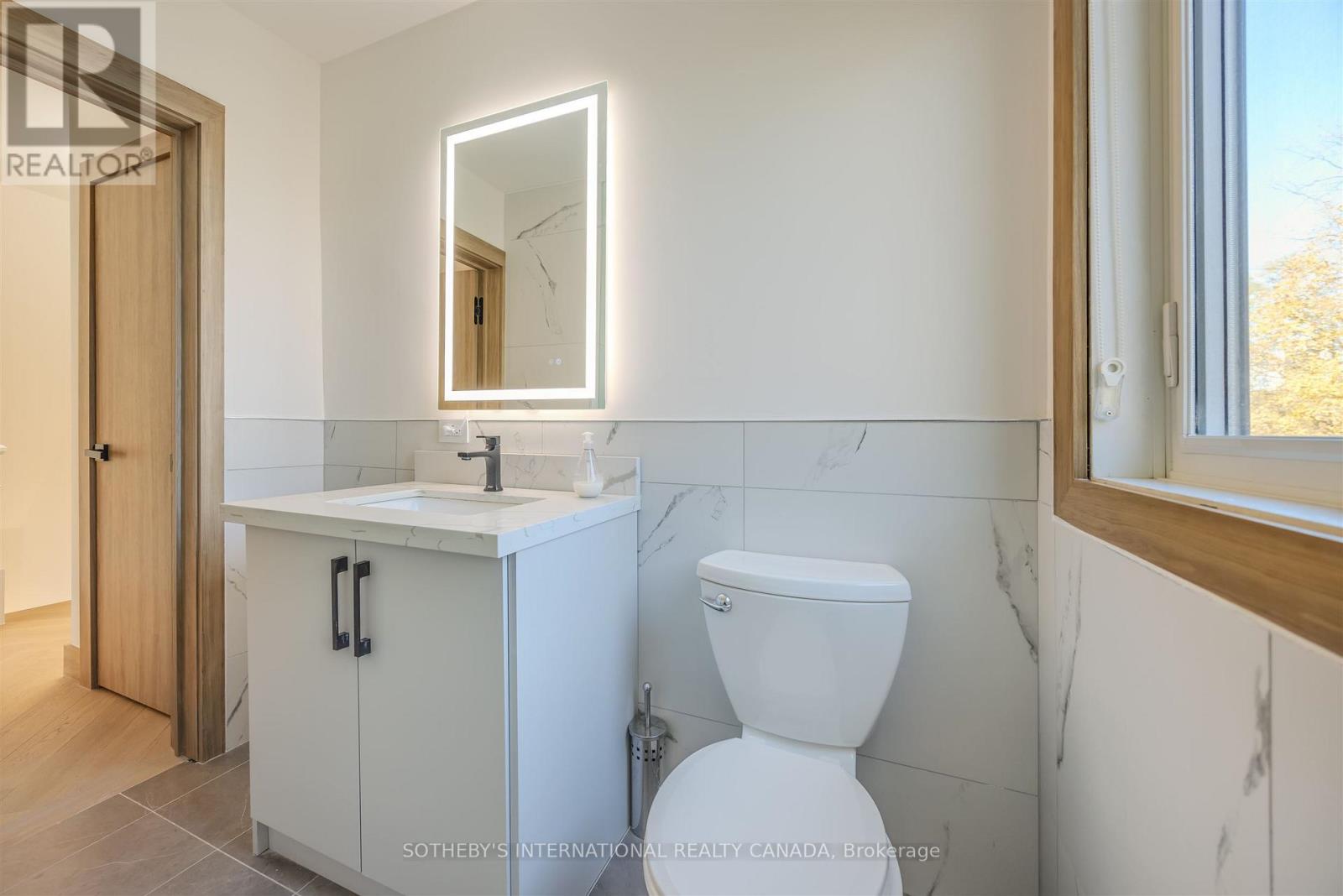 43 Riverview Heights, Toronto, Ontario M9P 2N3 - Photo 28 - W12582474