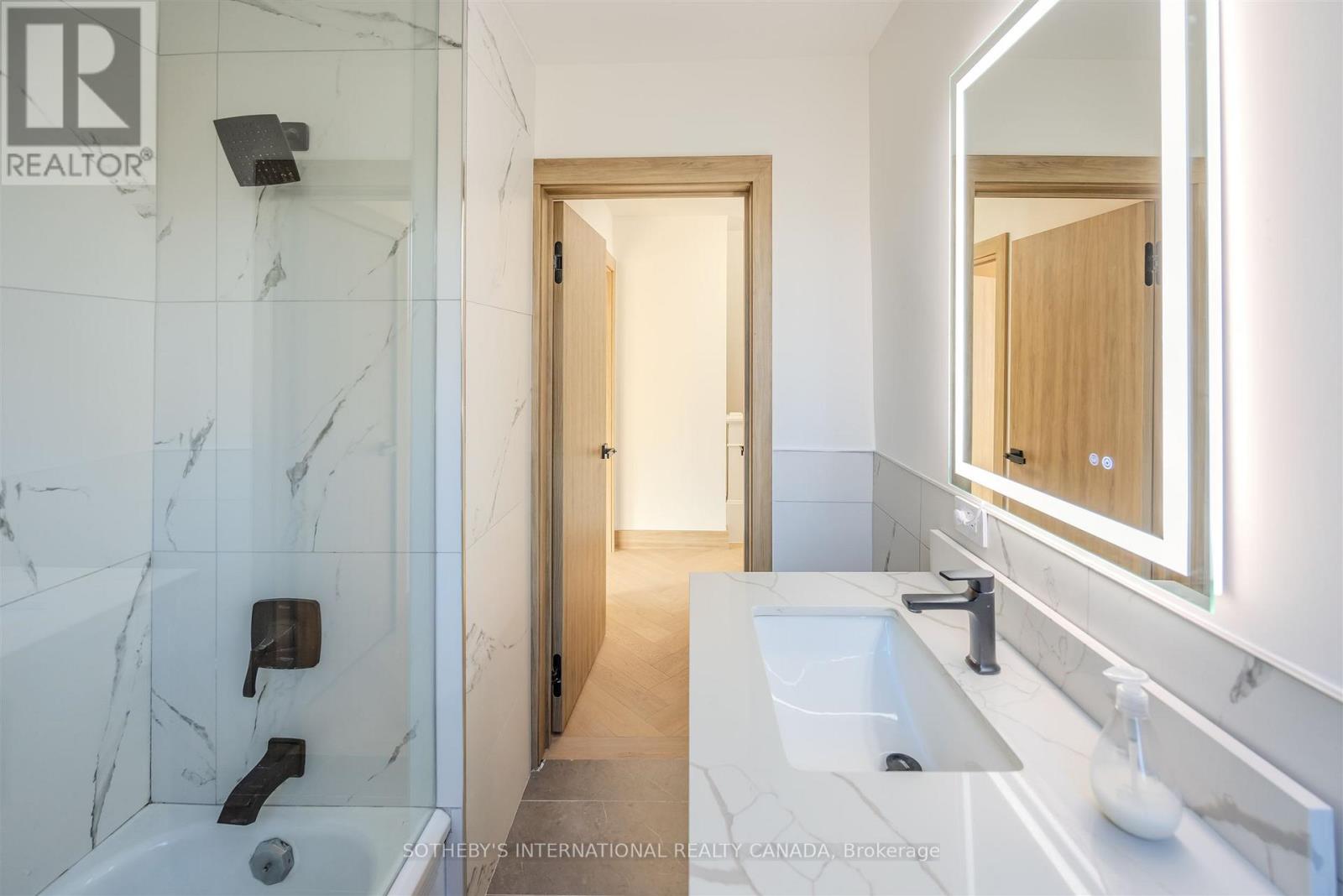 43 Riverview Heights, Toronto, Ontario M9P 2N3 - Photo 29 - W12582474