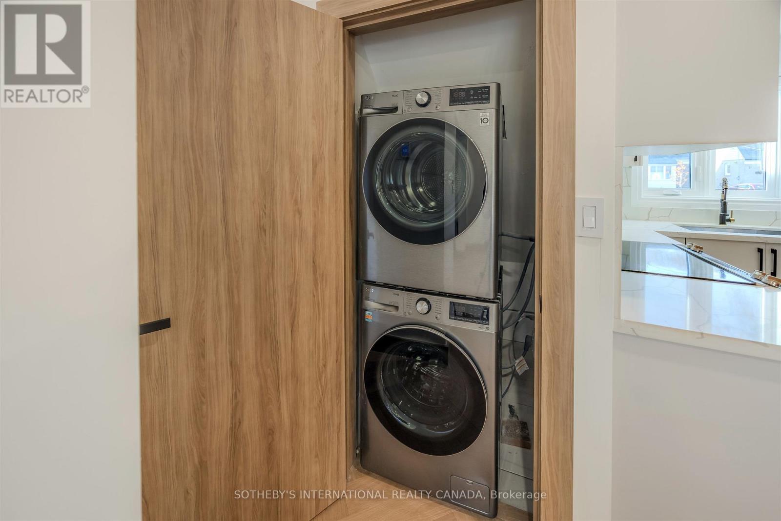 43 Riverview Heights, Toronto, Ontario M9P 2N3 - Photo 30 - W12582474