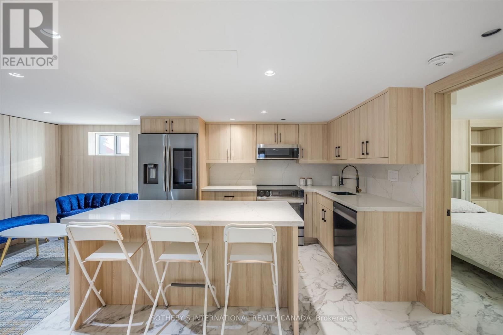 43 Riverview Heights, Toronto, Ontario M9P 2N3 - Photo 33 - W12582474