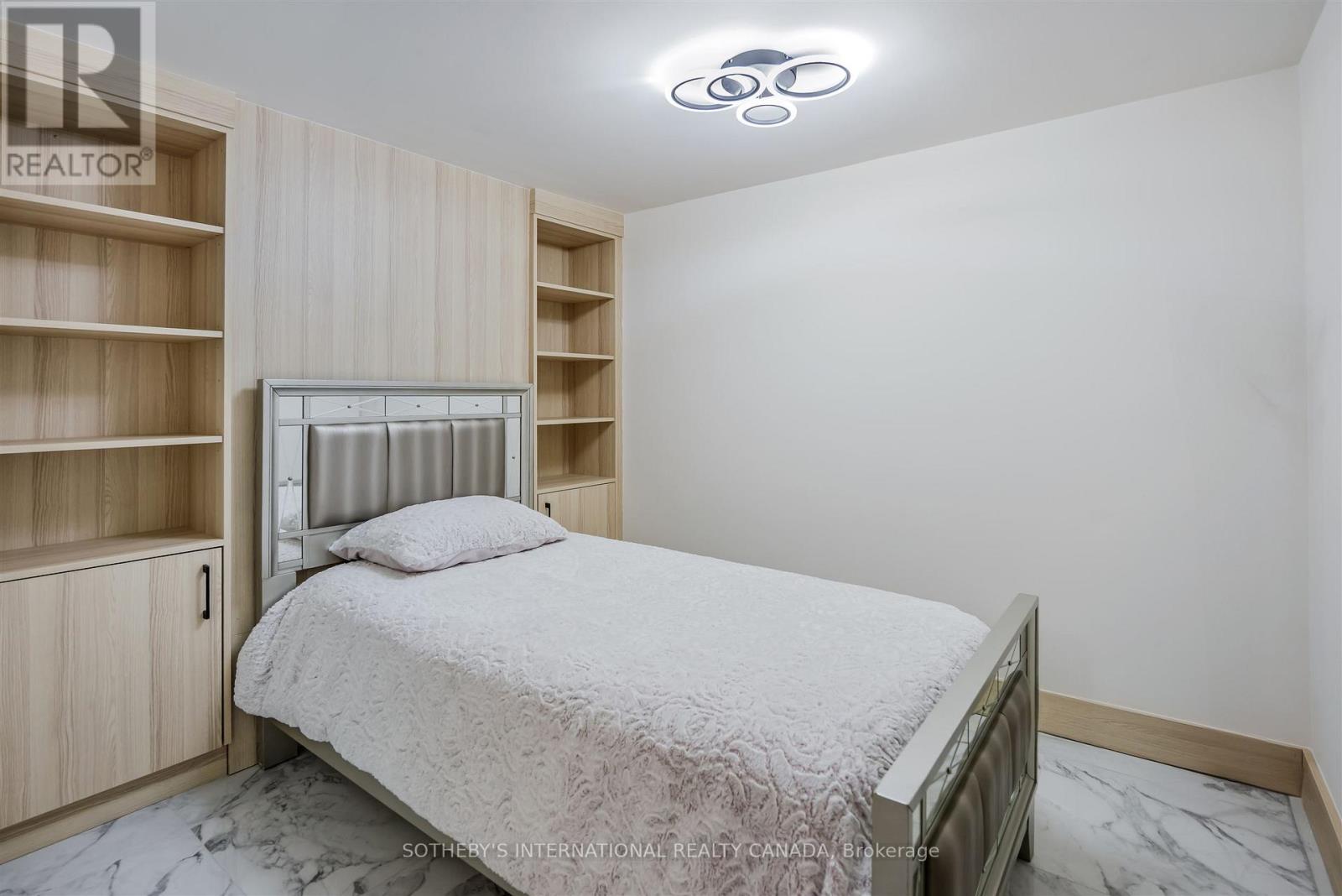 43 Riverview Heights, Toronto, Ontario M9P 2N3 - Photo 37 - W12582474