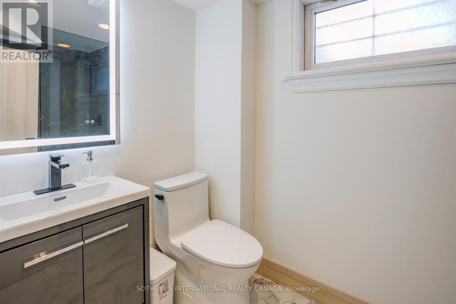 43 Riverview Heights, Toronto, Ontario M9P 2N3 - Photo 39 - W12582474