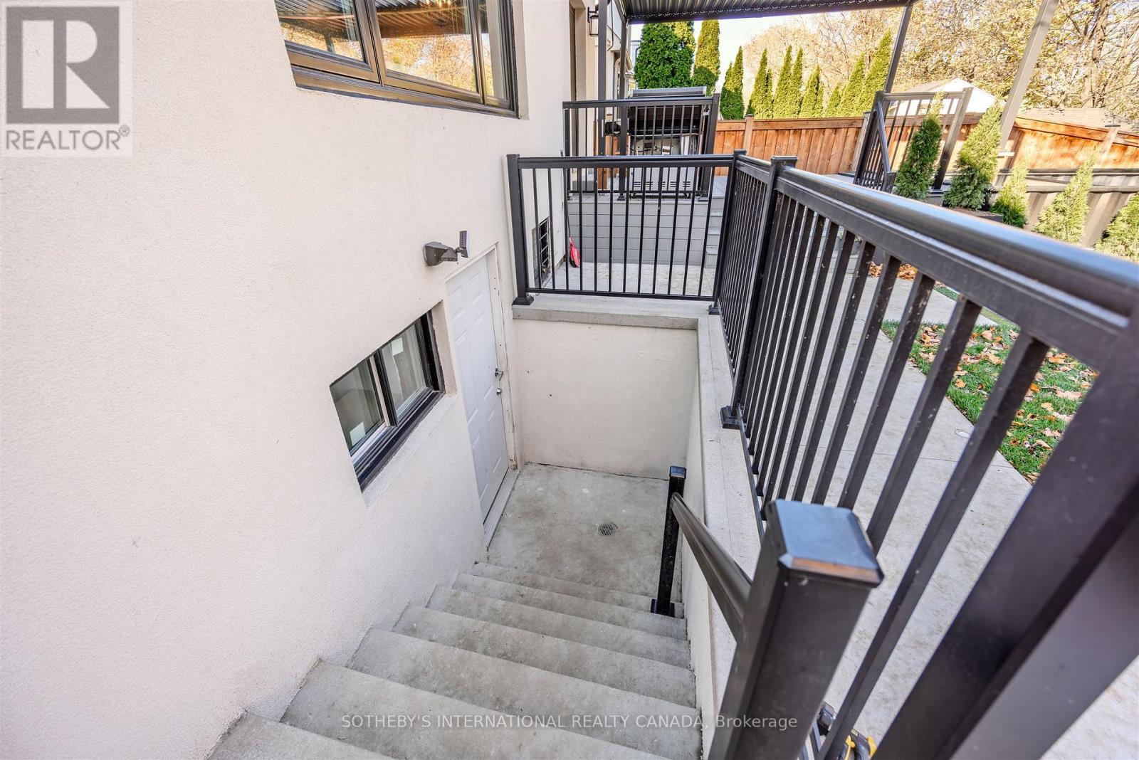 43 Riverview Heights, Toronto, Ontario M9P 2N3 - Photo 42 - W12582474