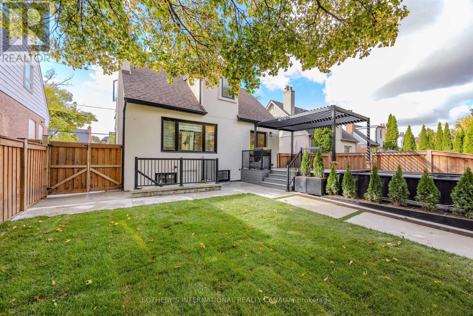 43 Riverview Heights, Toronto, Ontario M9P 2N3 - Photo 44 - W12582474