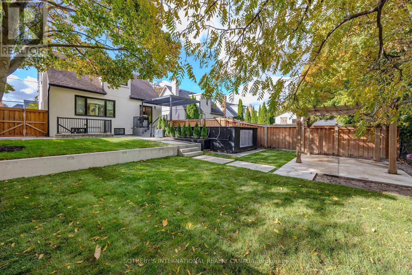 43 Riverview Heights, Toronto, Ontario M9P 2N3 - Photo 46 - W12582474