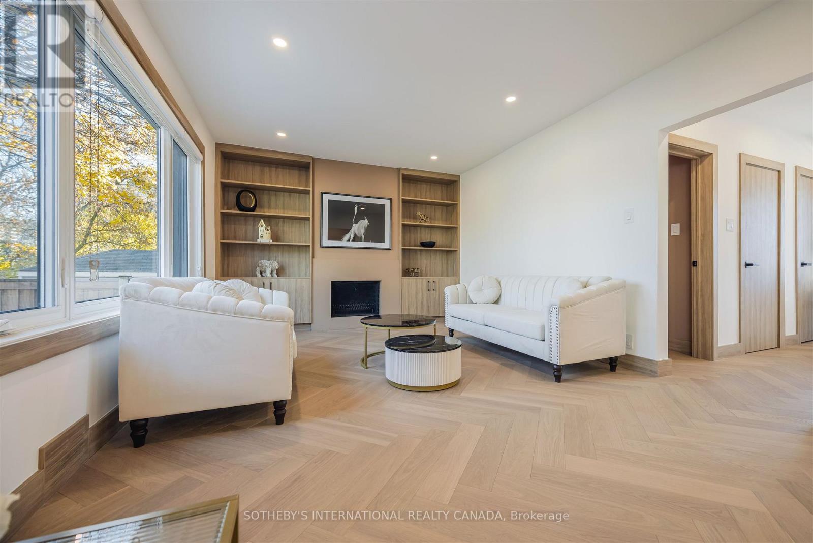 43 Riverview Heights, Toronto, Ontario M9P 2N3 - Photo 9 - W12582474