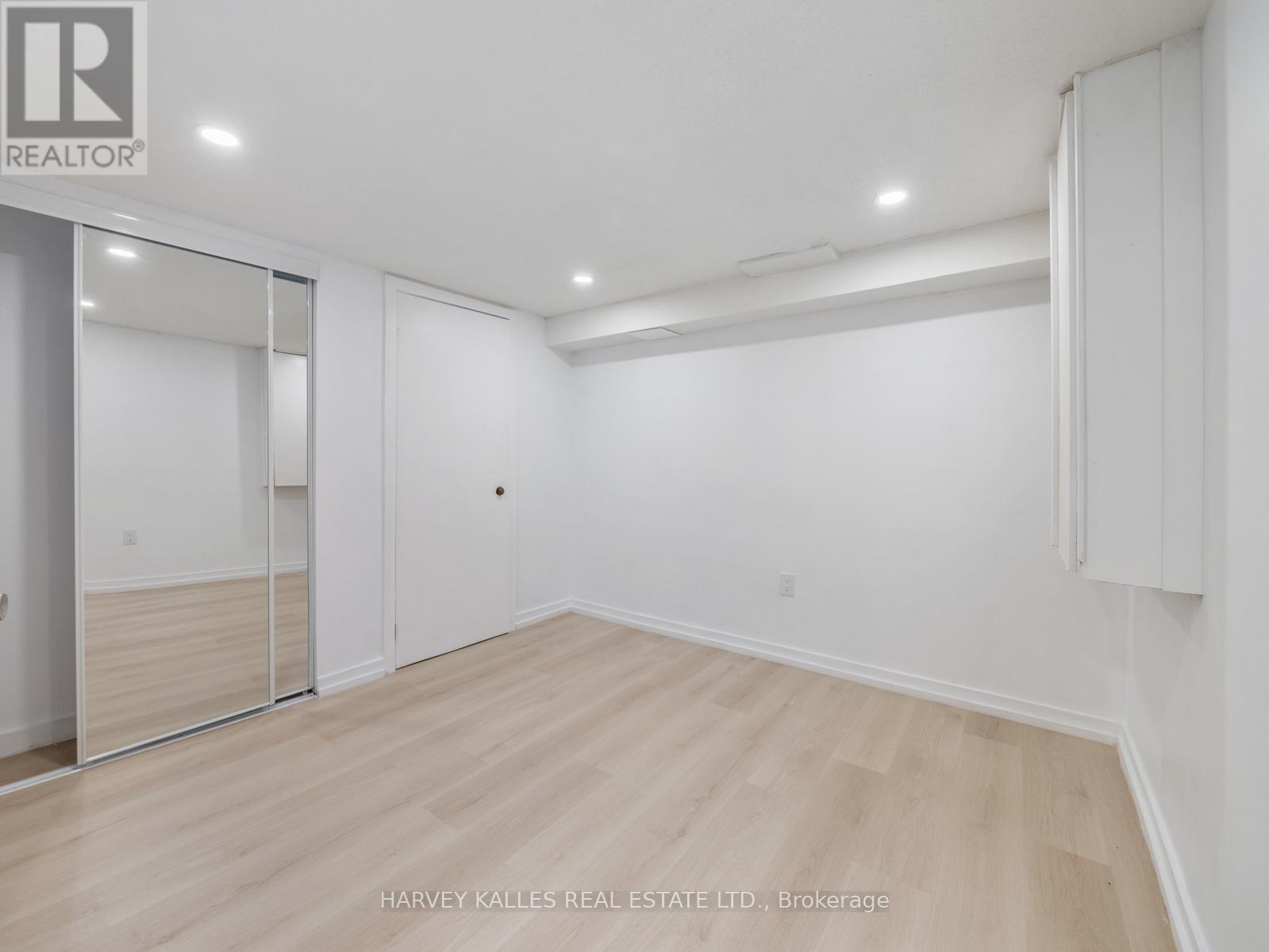 12 Gibson Avenue, Toronto, Ontario  M9V 2S6 - Photo 29 - W12582486